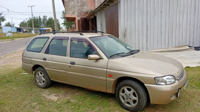 Ford Escort GLX 1.8i 16V 4P 2000