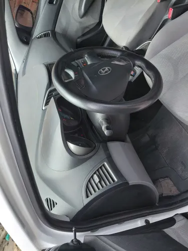 Hyundai HB20S C.plus/c.style1.0 Flex 12V Mec. 4P 2015