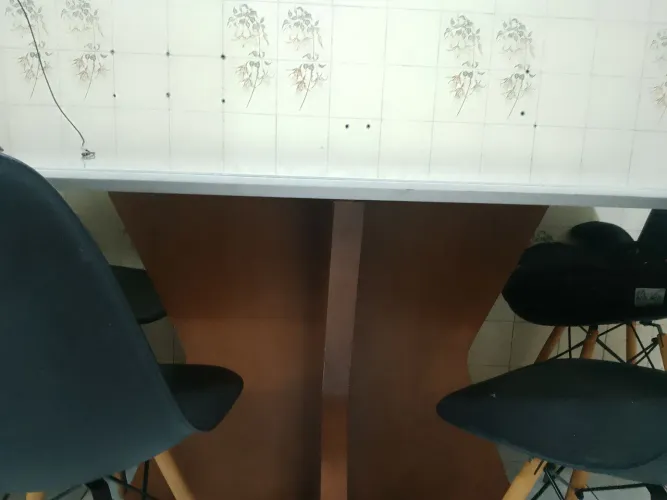 Mesa de copa com armário