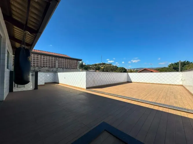 Casa para aluguel - Tirol, 3 quartos - Belo Horizonte
