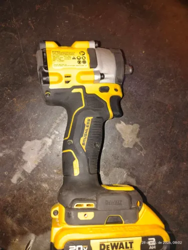 CHAVE DE IMPACTO DEWALT 20V COM 1 BATERIA DE 2AH