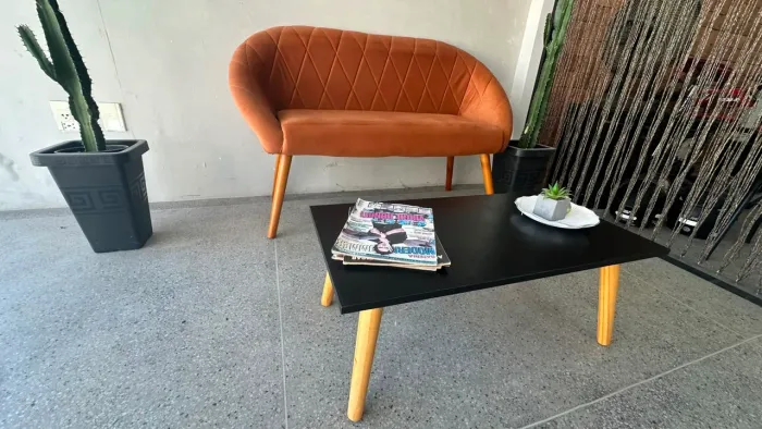 Namoradeira + mesa de centro