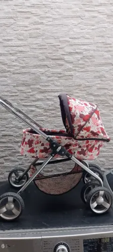 Carrinho de boneca