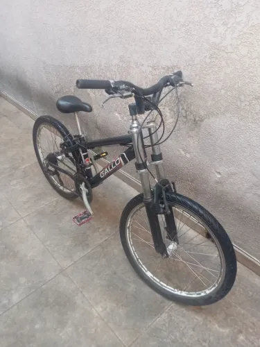 Bicicleta Gallo Aro 24 c/ Suspensão - Único Dono