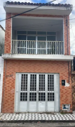 Vendo esta casa primeiro andar .conjunto Joaquim Leão.