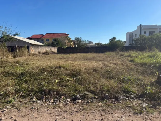 Terreno de 360 m² no Carianos em Florianópolis