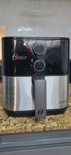 Air Fryer Oster 4,7 L pouco usada