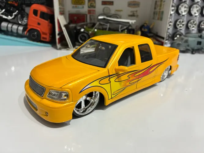 Miniatura f150 amarela