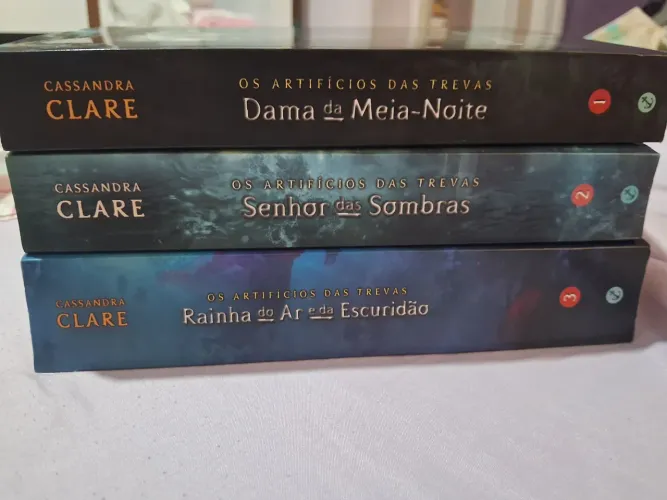 Coleção Artifícios das trevas - caçadores de sombras 