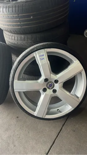 Rodas Volvo aro 18 tala 6 furacão 4x100