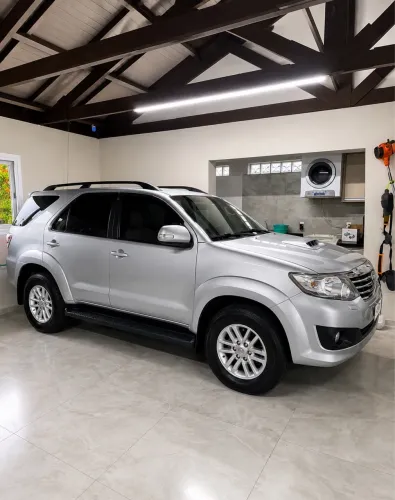 Toyota Hilux SW4 SRV D4-d 4X4 3.0 TDI Dies. AUT 2015