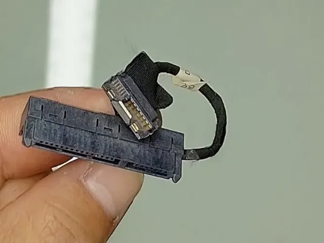 Conector de disco rígido SATA para notebooks