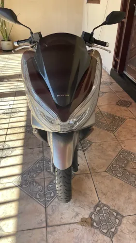 PCX DLX 2022