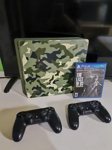 Ps4 slim de 1 tera versão camuflada.