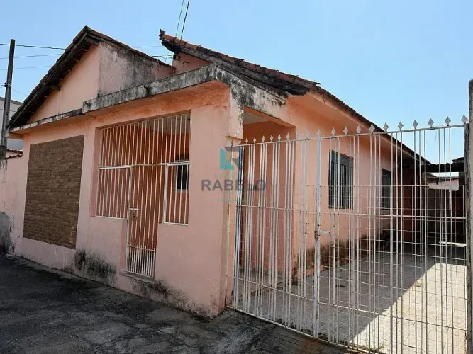CASA À VENDA PRÓXIMA À PREFEITURA DE LORENA-SP