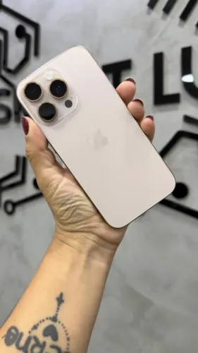 iPhone 16 Pro Dourado 256GB (Nota e 3 meses de garantia)