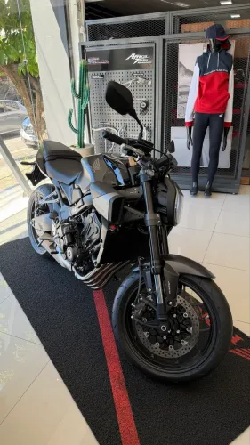 Honda CB 650R E-clutch 2026