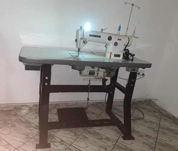 Máquina de costura industrial brother DB2 B755-3