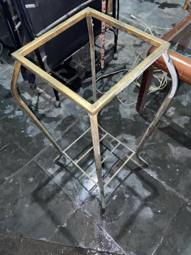Aparador de metal
