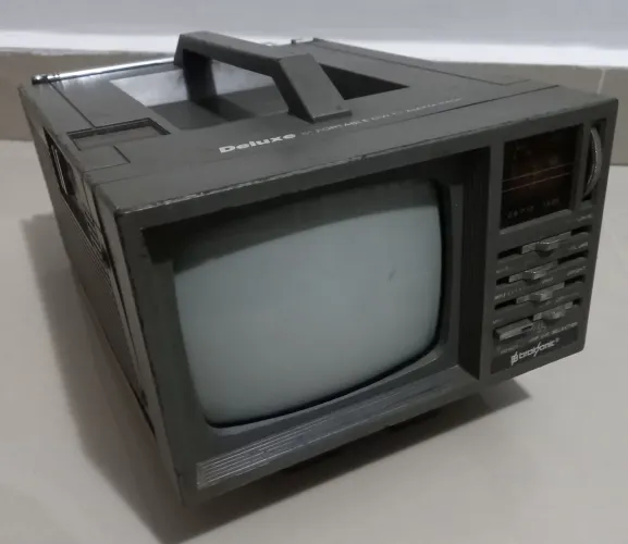 MINI TELEVISÃO PORTÁTIL BROKSONIC DELUXE(NÃO FUNCIONA)