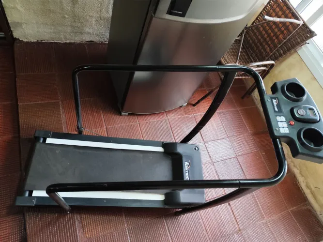 Esteira Ergométrica Conservada | Menos de 10 km de Uso | R$ 600
