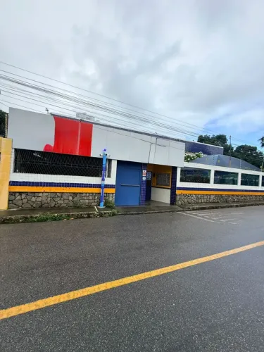UM COMPLEXO COMERCIAL PRONTO PARA GRANDES PROJETOS