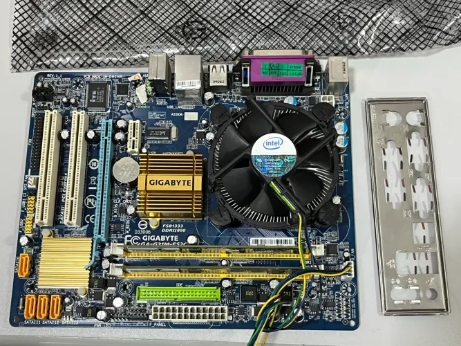 Placa mãe Gigabyte Ga-g31m processador e RAM