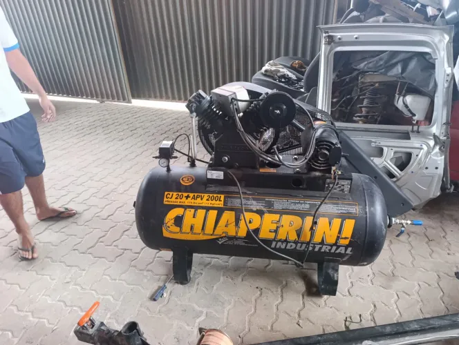 Compressor de ar industrial chiaperini 200L 5HP