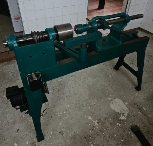 Torno de Repuxo Manual