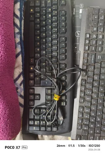 Vendo 4 teclados para Pc sendo 3 com fio e um bluetooth