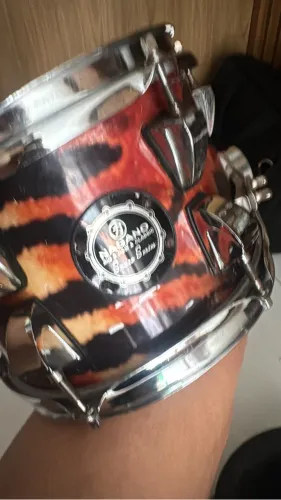 Vendo caixa 8 polegada Nagano