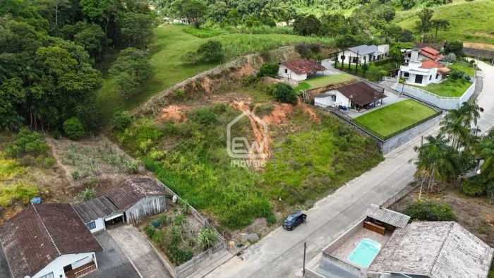 Terreno com Área Total de 1.866m² em Massaranduba, SC