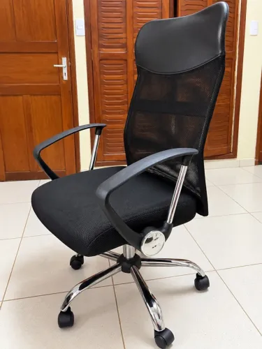 VENDE-SE CADEIRA DE ESCRITÓRIO