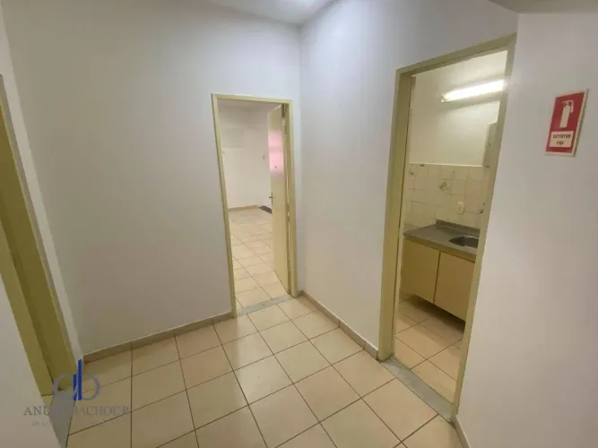 Salas Comercias com 95m² em Bento Ferreira