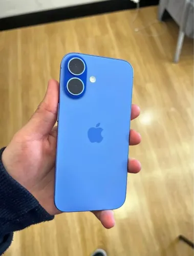 iPhone 16