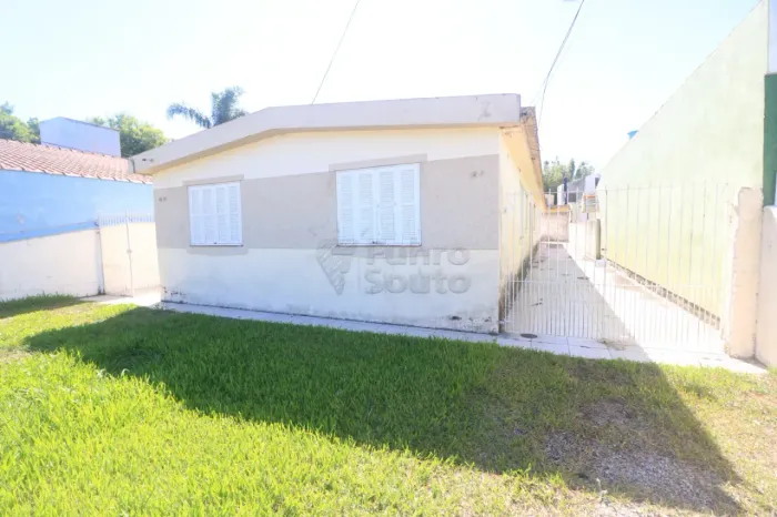 Casa 01 Dormitório no Bairro Areal - Pelotas/RS