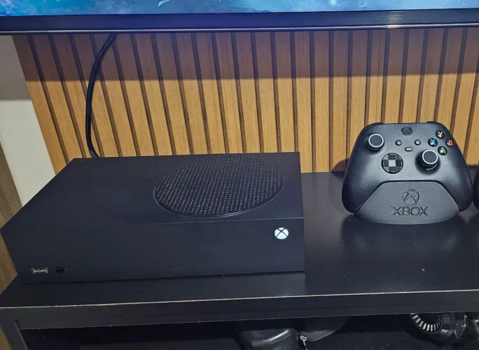 Xbox series s Carbon Black 1TB 1 + bateria recarregável original.