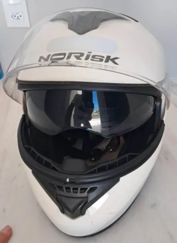 Capacete Norisk Force branco, tamanho 60cm, semi-novo só 600,00
