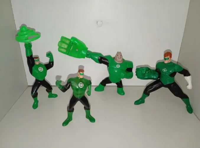 Lote de bonecos miniaturas coleção temática McDonald's