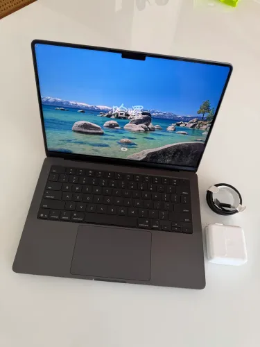 MacBook Pro M5 16gb RAM / 1 Tb SSD (Novo / Sem uso)