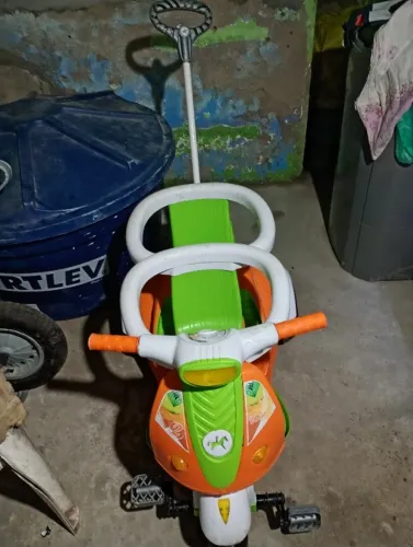 Vendo carrinho de crianças e bebes 2 lugares