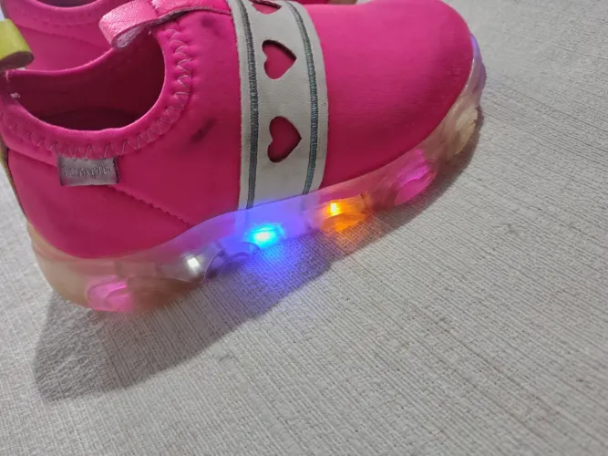 Tênis led