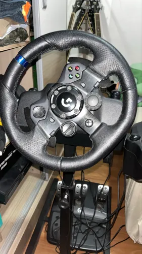 Logitech G923