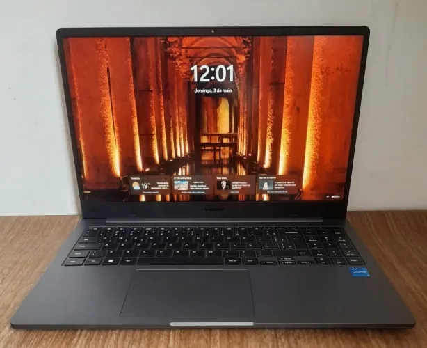 Vendo Notebook Galaxy Book 2 i5