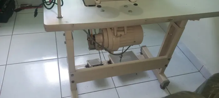 ? ?Galoneira Industrial Singer Completa + Mesa e Motor - Funcionando Perfeita?