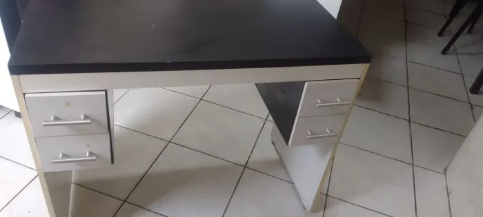 Escrivaninha para escritório