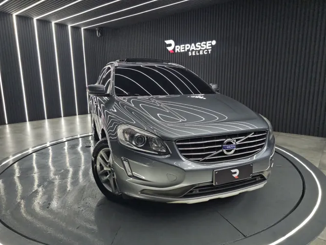 Volvo XC-60 XC 60 D-5 Momentum 2.0 AWD Diesel 5P 2017