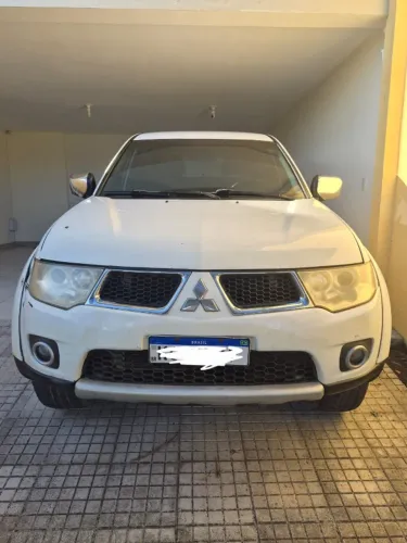 Mitsubishi L200 Triton HPE 3.2 CD TB Int.diesel AUT 2013