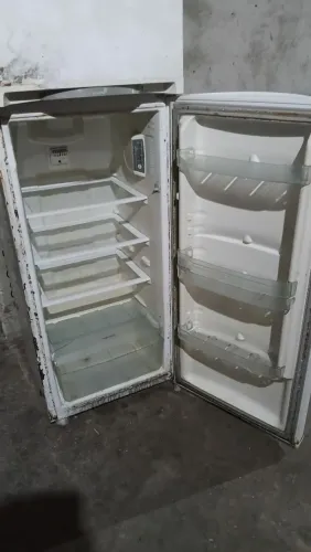 Vendo geladeira 