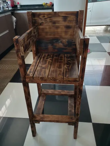 Cadeira de alimentação infantil